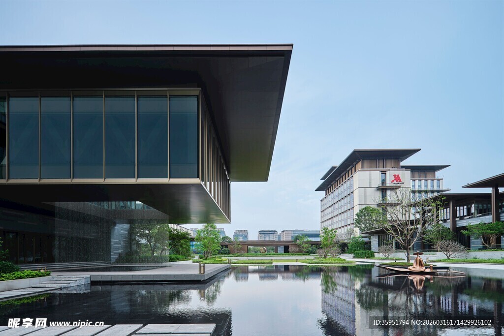 现代风格临水建筑景观