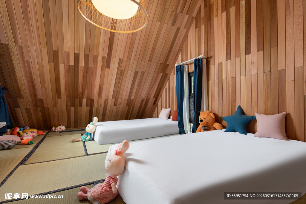 日式木质温馨卧室空间