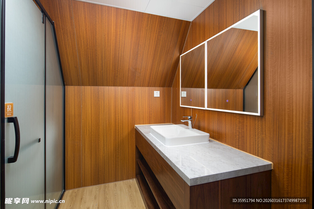 木质现代风格洗手间场景