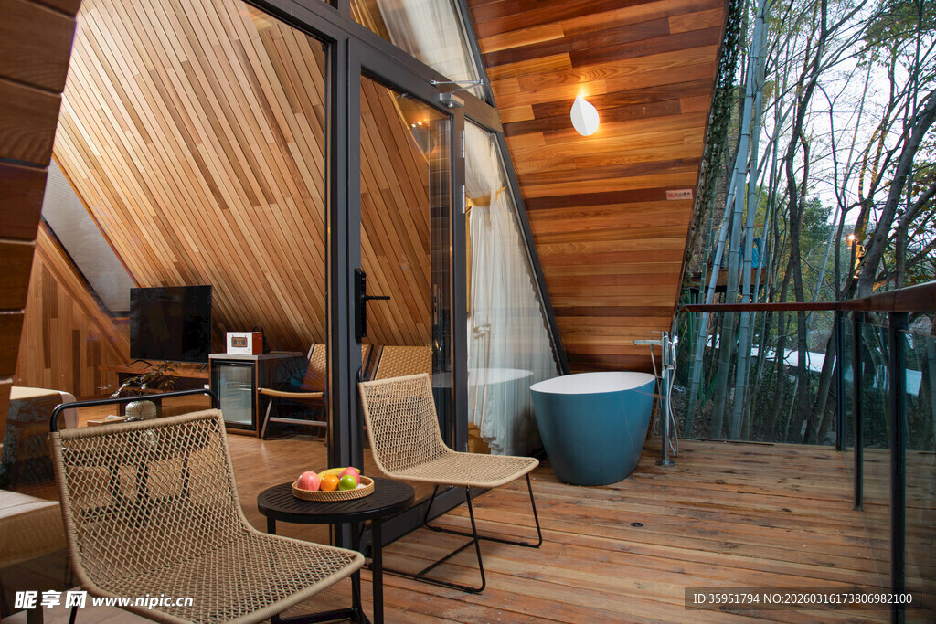 木质露台户外休闲空间