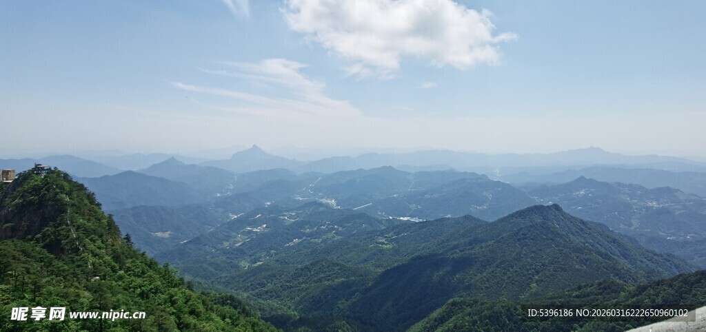 登明堂山