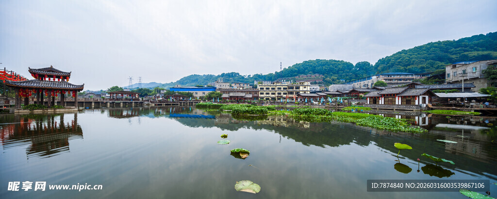 水乡美景倒映如画