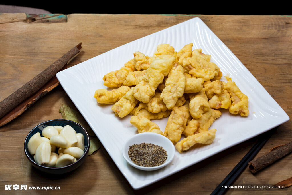 香酥鸡米花配蘸料