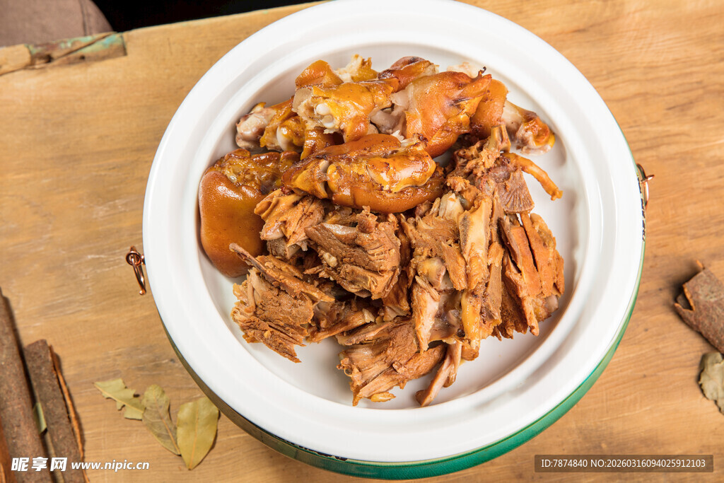 美味手撕鸡 色泽诱人