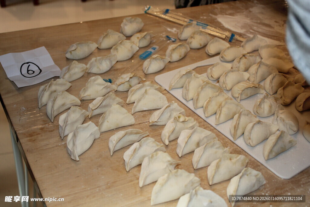 手工包制的美味饺子