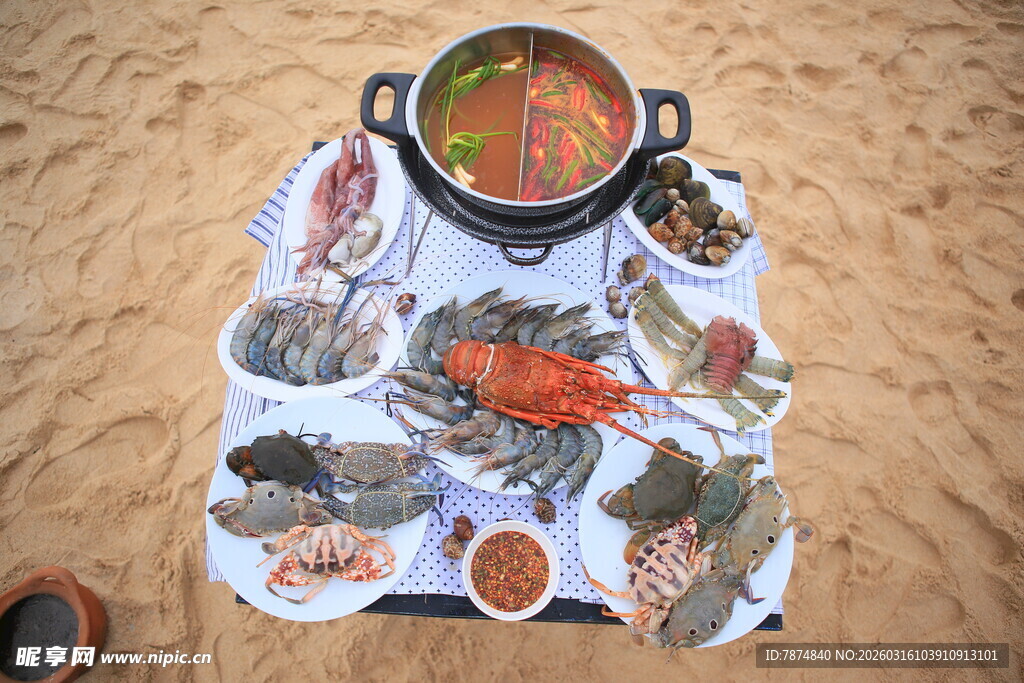 沙滩上的丰盛海鲜大餐