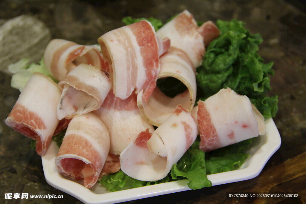 新鲜猪肉卷 生菜相伴