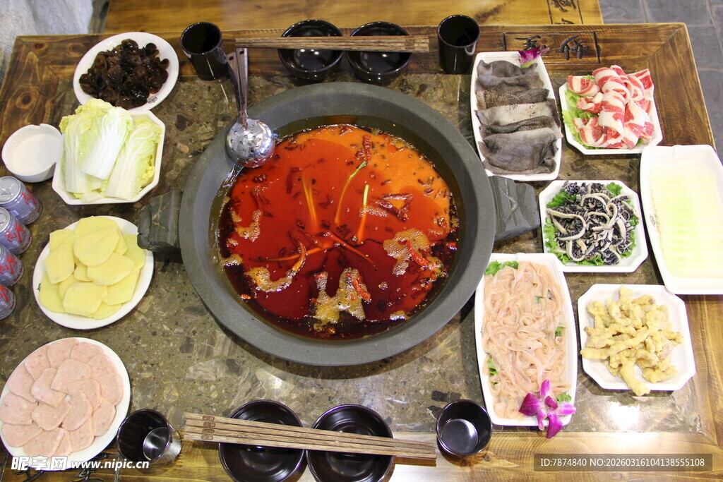 韩式火锅美食拼盘展示