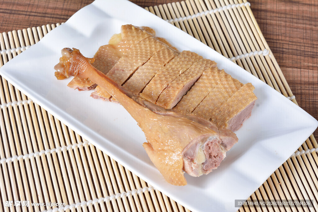 美味卤味鸡腿与卷