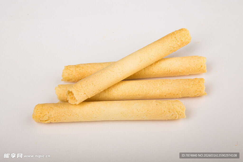 美味春卷整齐摆放