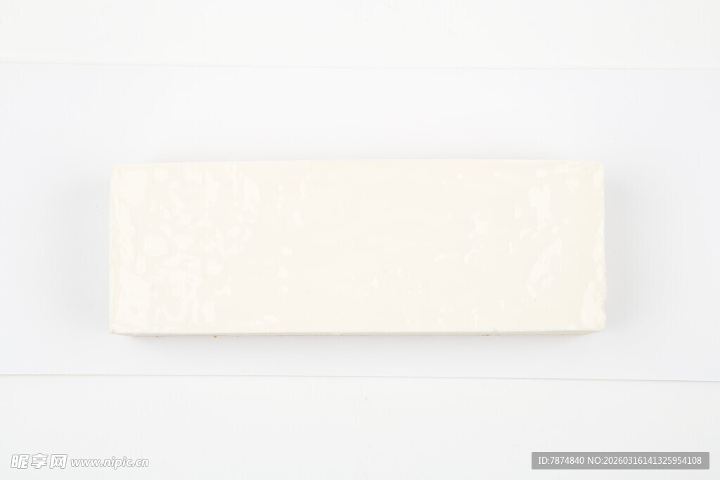 长方形浅色空白物件展示