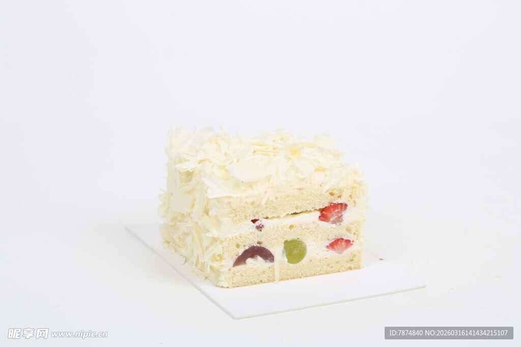 水果装饰的美味奶油蛋糕