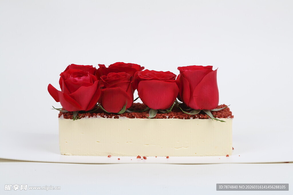 玫瑰装饰蛋糕
