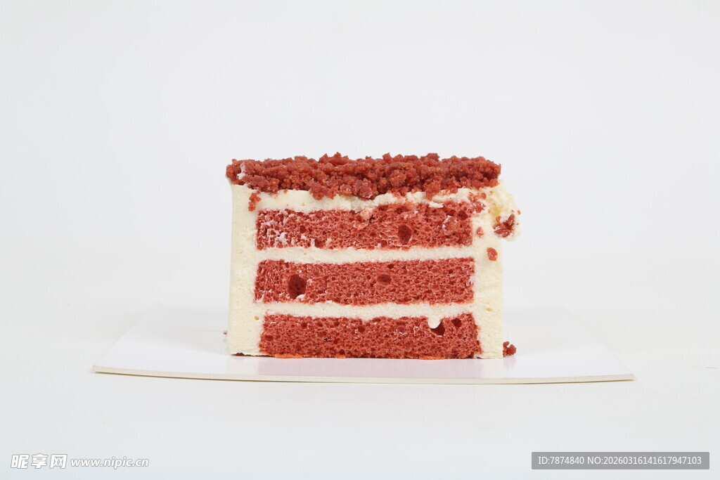 美味多层红丝绒蛋糕