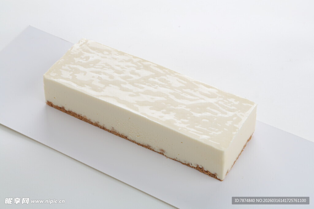 长方形奶油蛋糕