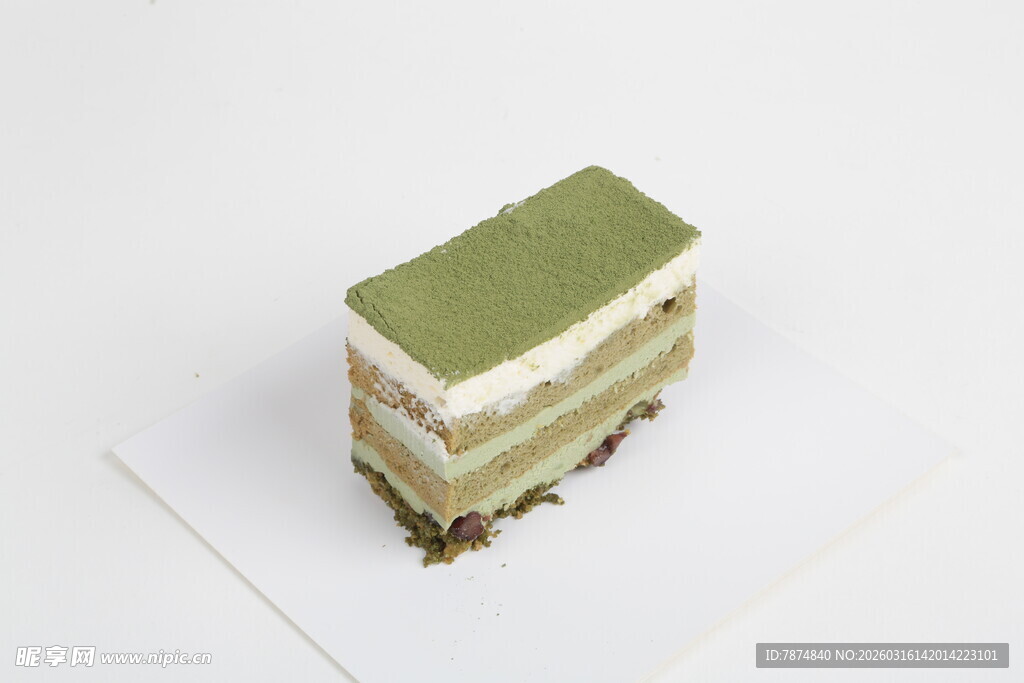 绿色多层小蛋糕