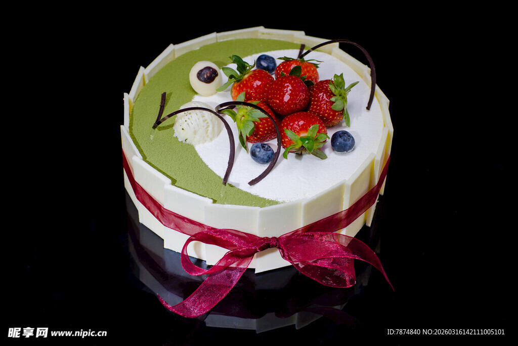 精美水果装饰蛋糕