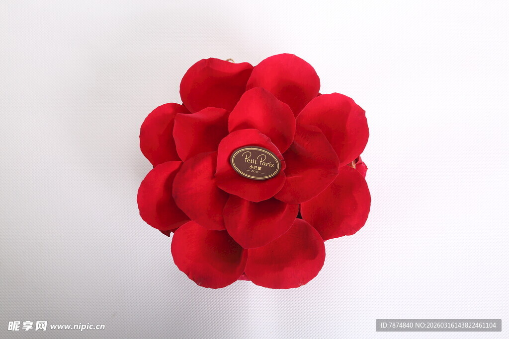 红色布艺花朵装饰