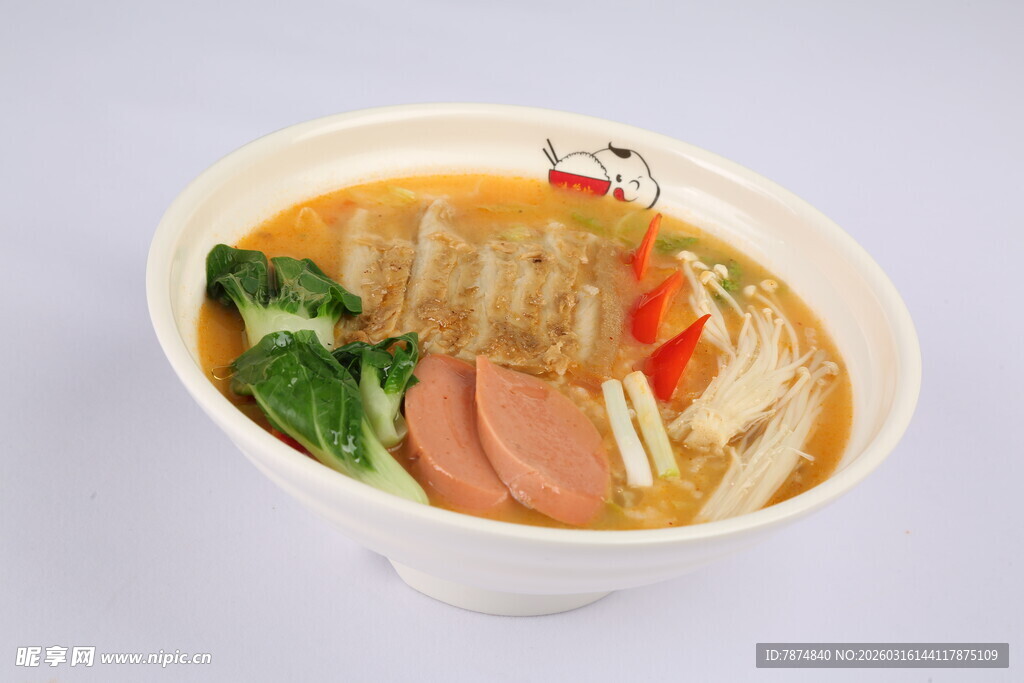 美味热气腾腾的特色汤面