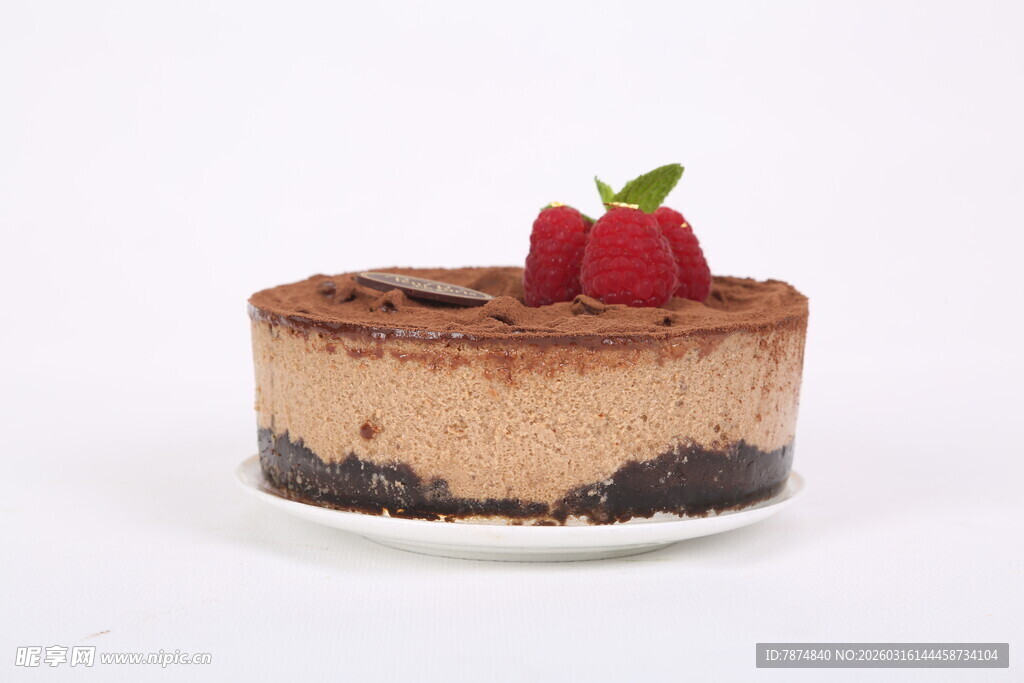 巧克力慕斯配新鲜草莓