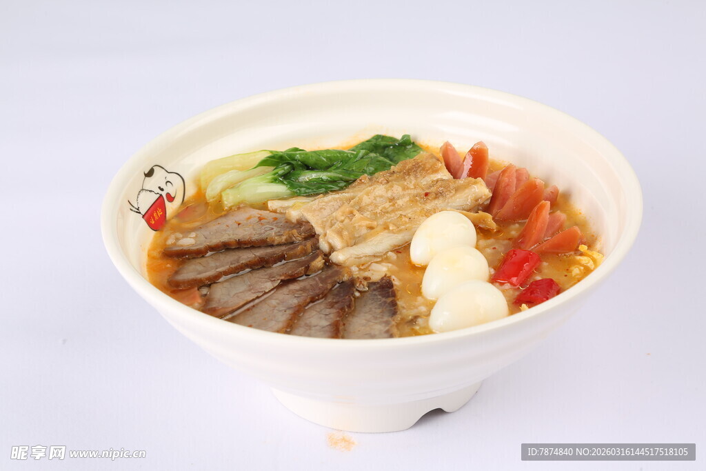 美味丰盛的一碗特色面食