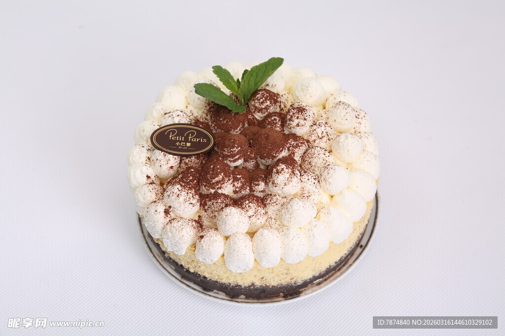 精致奶油蛋糕配装饰