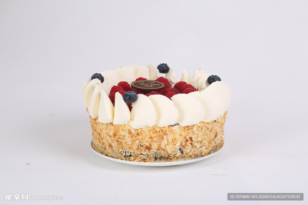 美味水果奶油蛋糕