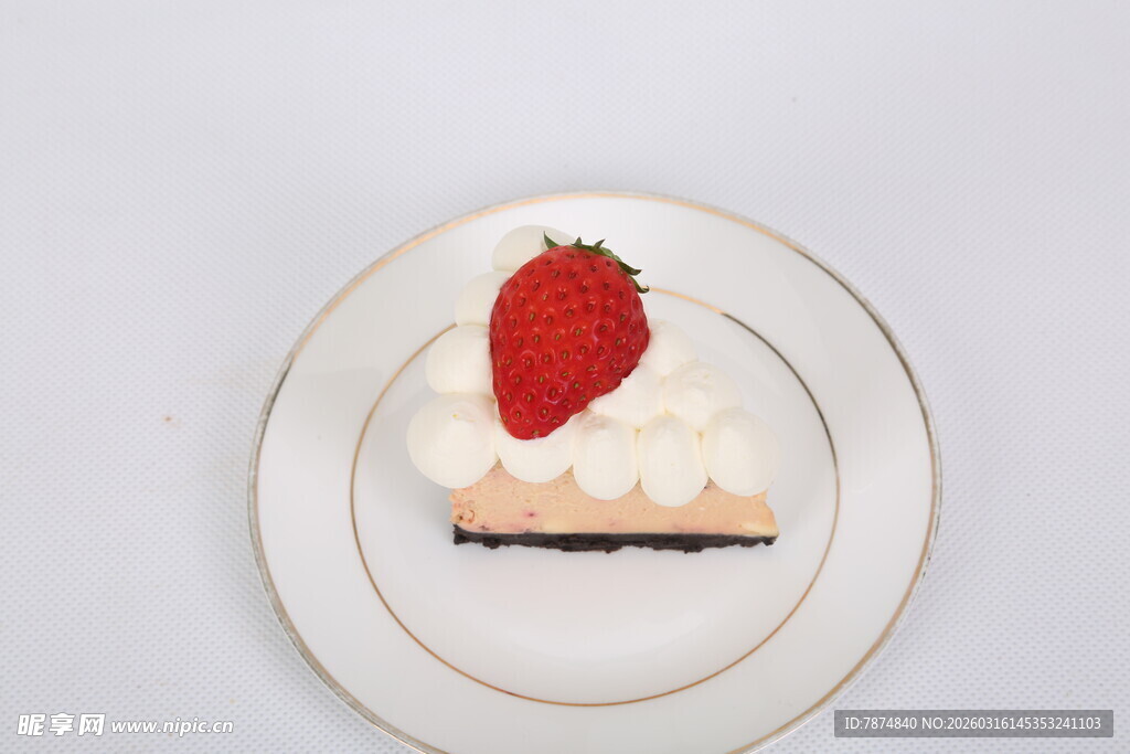 草莓奶油小蛋糕