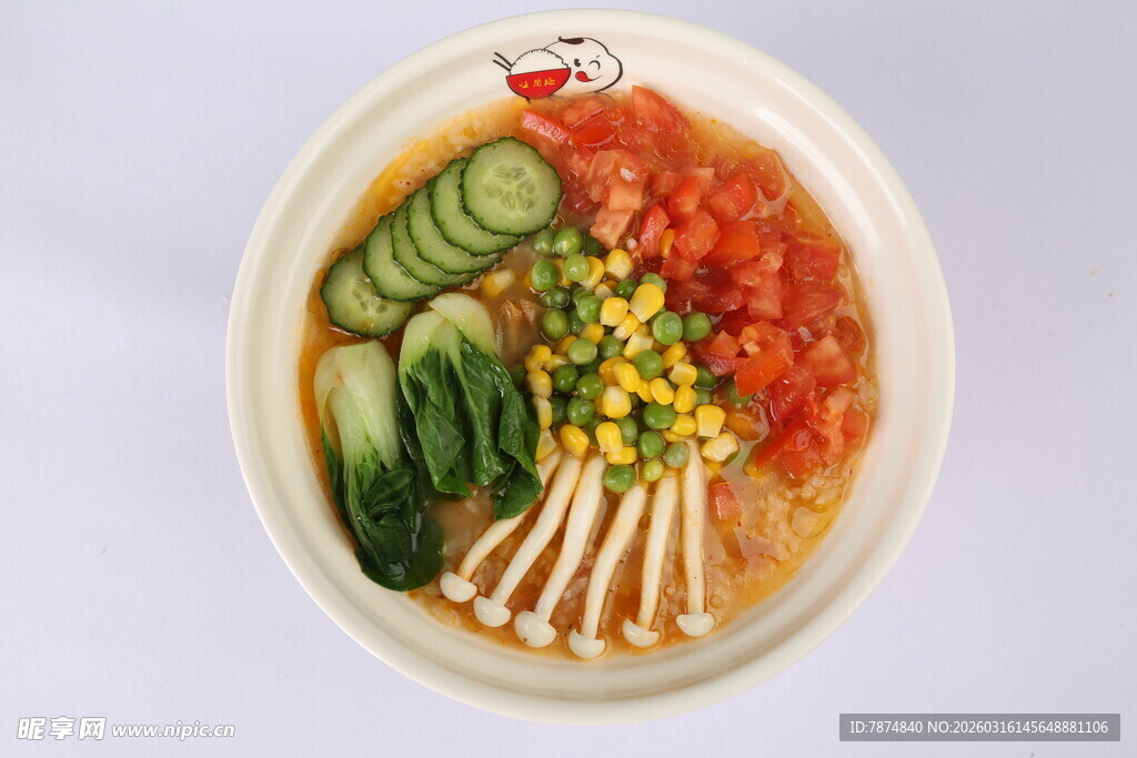 美味蔬菜菌菇汤面