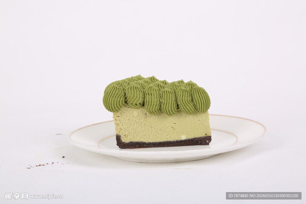抹茶慕斯蛋糕精致摆盘