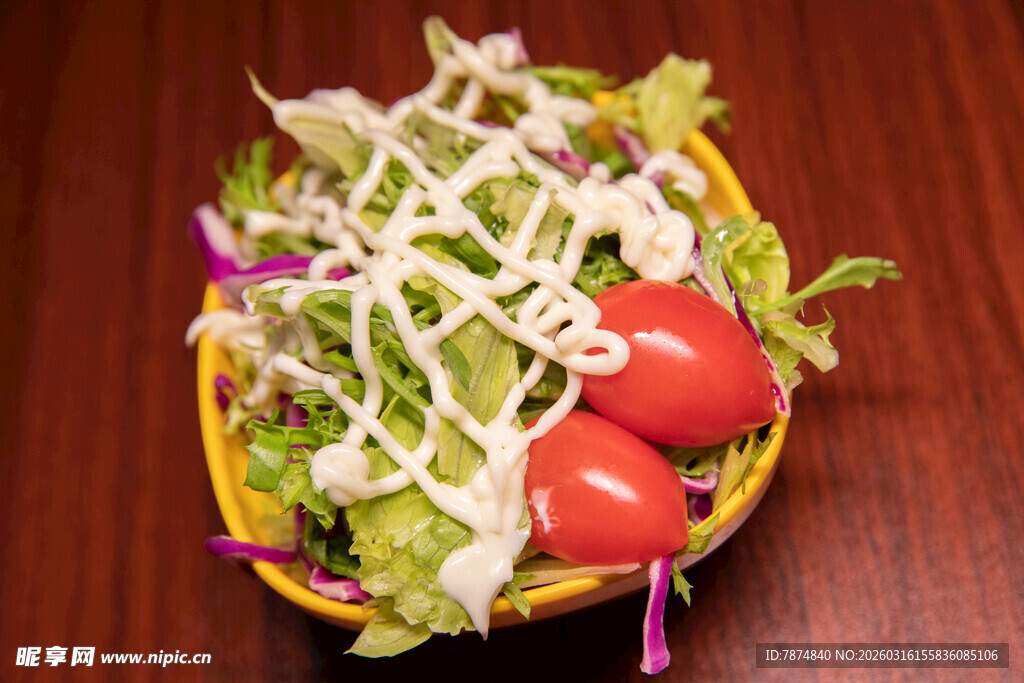 蔬菜沙拉配番茄