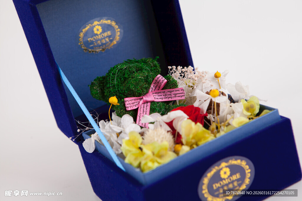 工艺品精美蓝色礼盒装多彩花朵