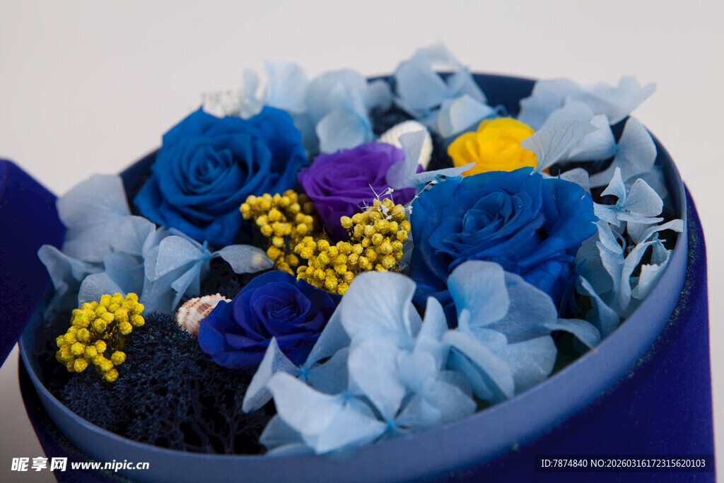 工艺品蓝色梦幻花束 色彩缤纷