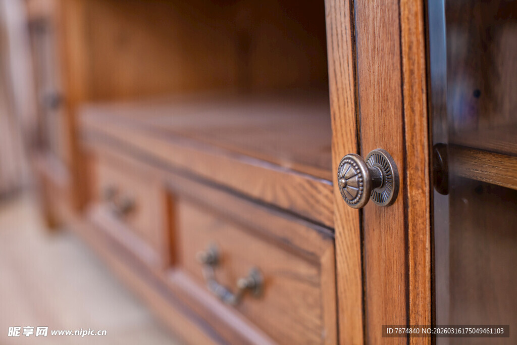 复古木质橱柜细节特写
