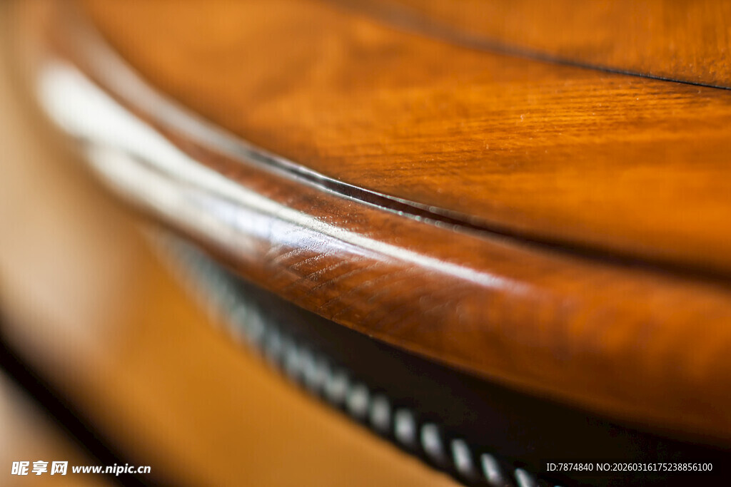 木质家具边缘特写