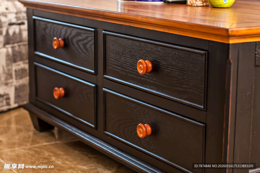 黑色实木抽屉柜 橙红拉手