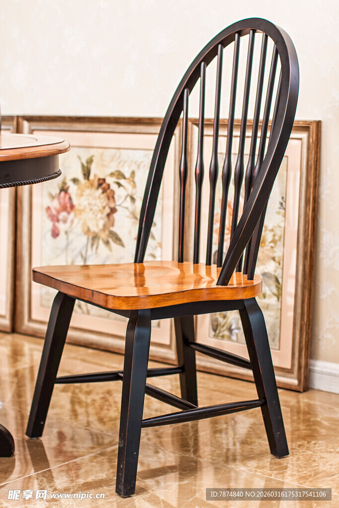 复古风黑色木质靠背椅