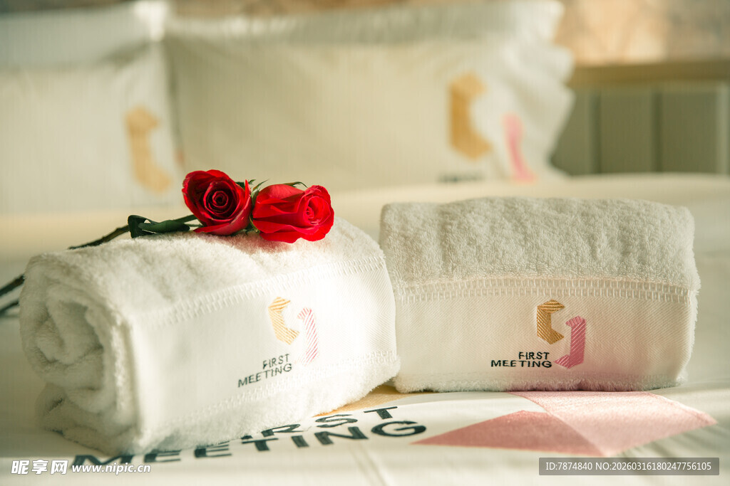 玫瑰相伴的温馨床上用品