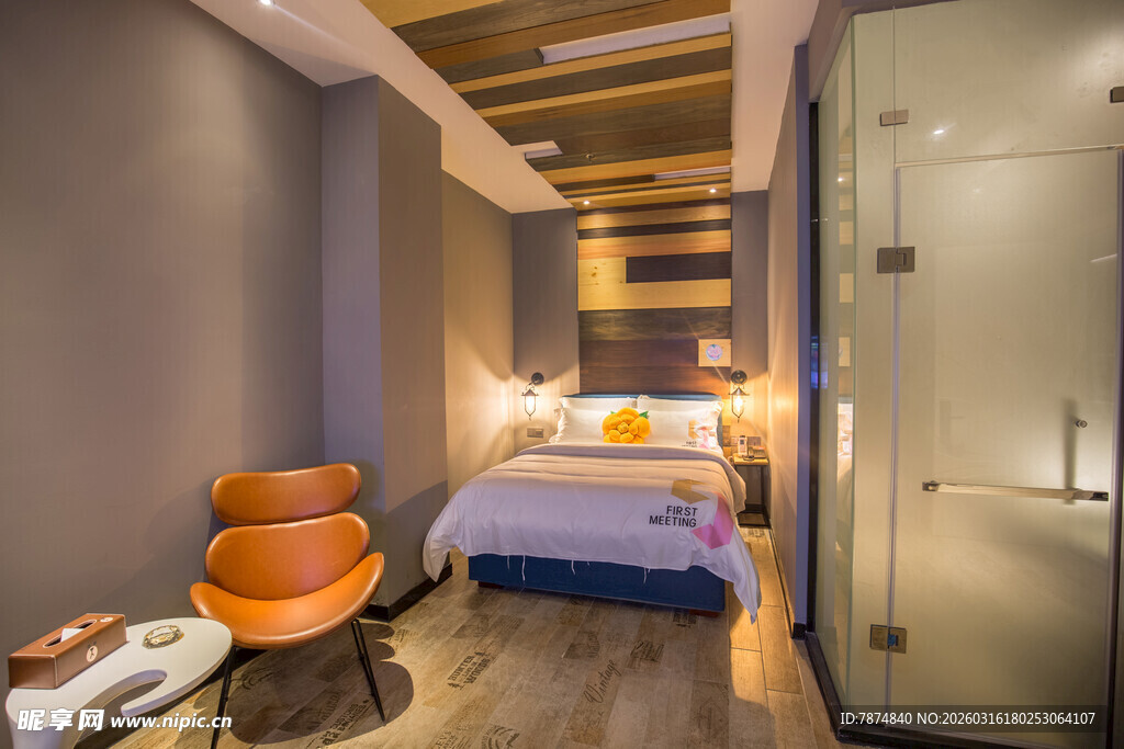 现代简约风温馨卧室空间