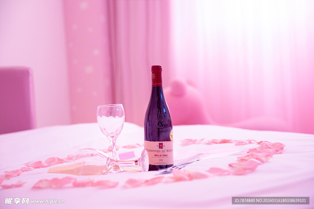 浪漫粉色系浪漫酒桌布置