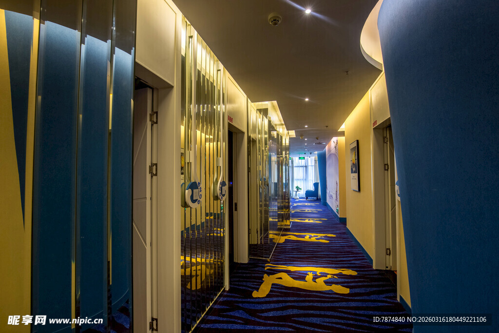 现代风格走廊过道设计