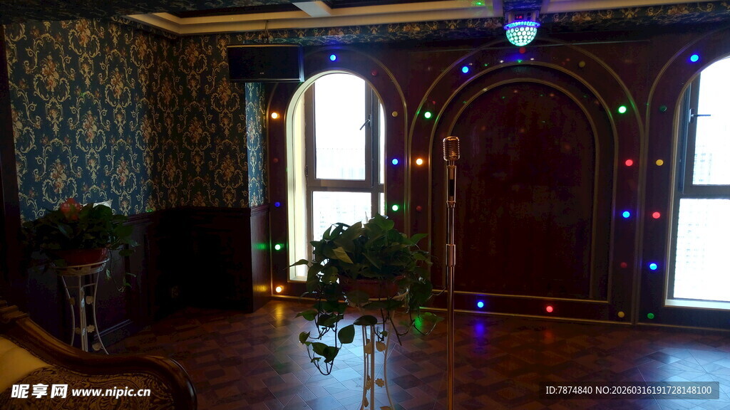 复古装饰的华丽室内空间