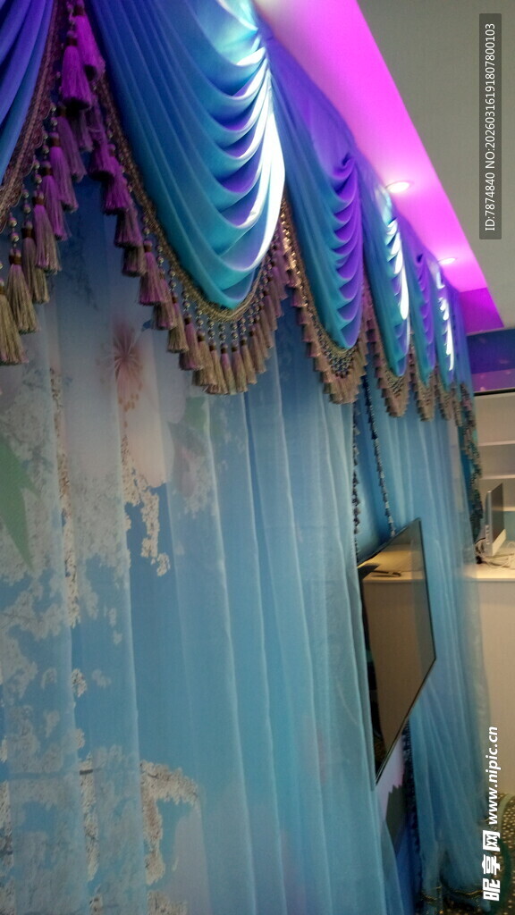梦幻蓝色帷幔装饰场景