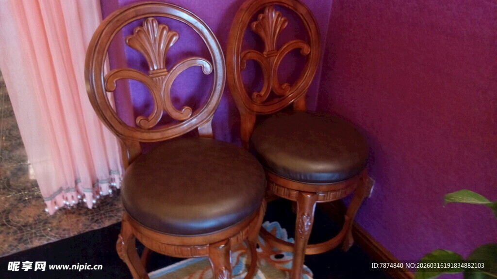 复古雕花高脚椅