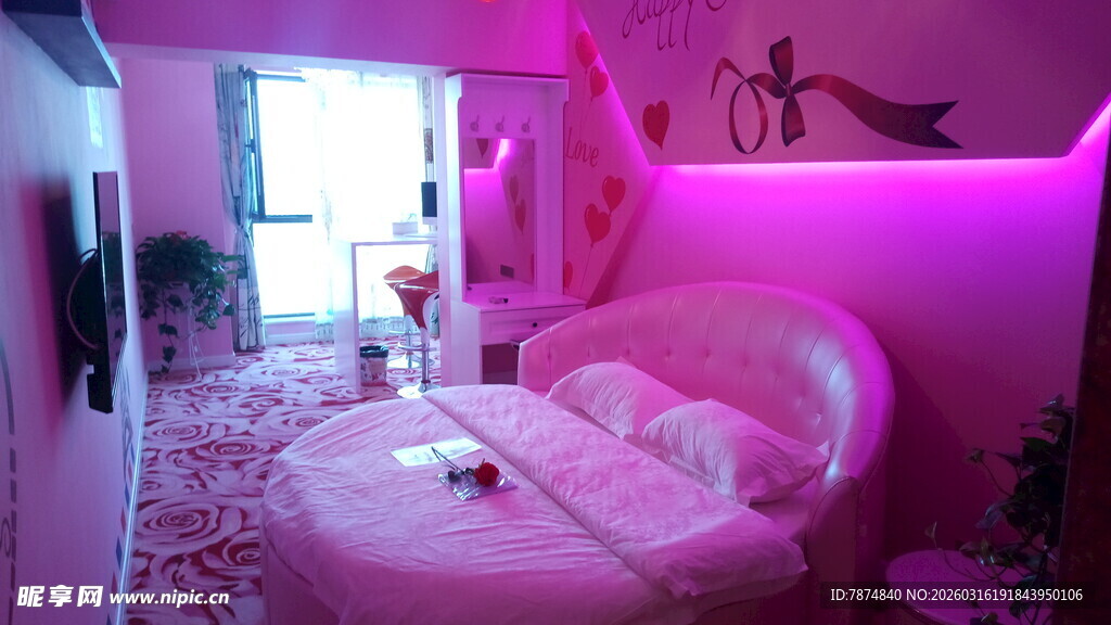 梦幻粉色系卧室温馨场景