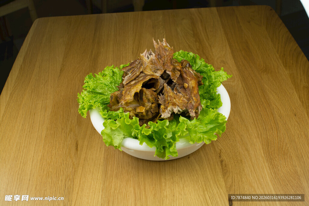 美味手撕鸡配新鲜生菜