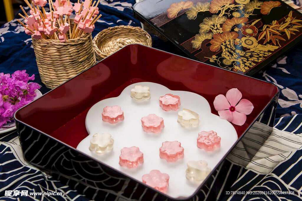 精致日式和果子甜点展示