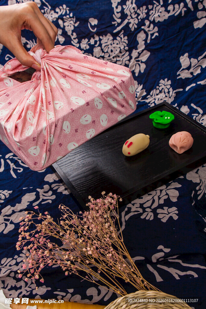 日式点心与折纸艺术展示