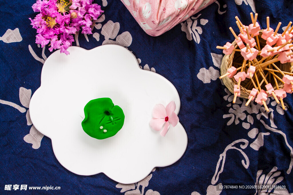 中式茶点配花精致摆盘