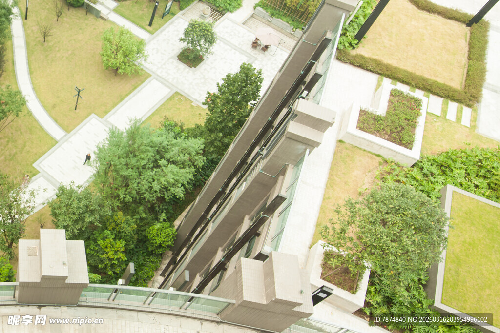 高空俯瞰的城市轨道设施